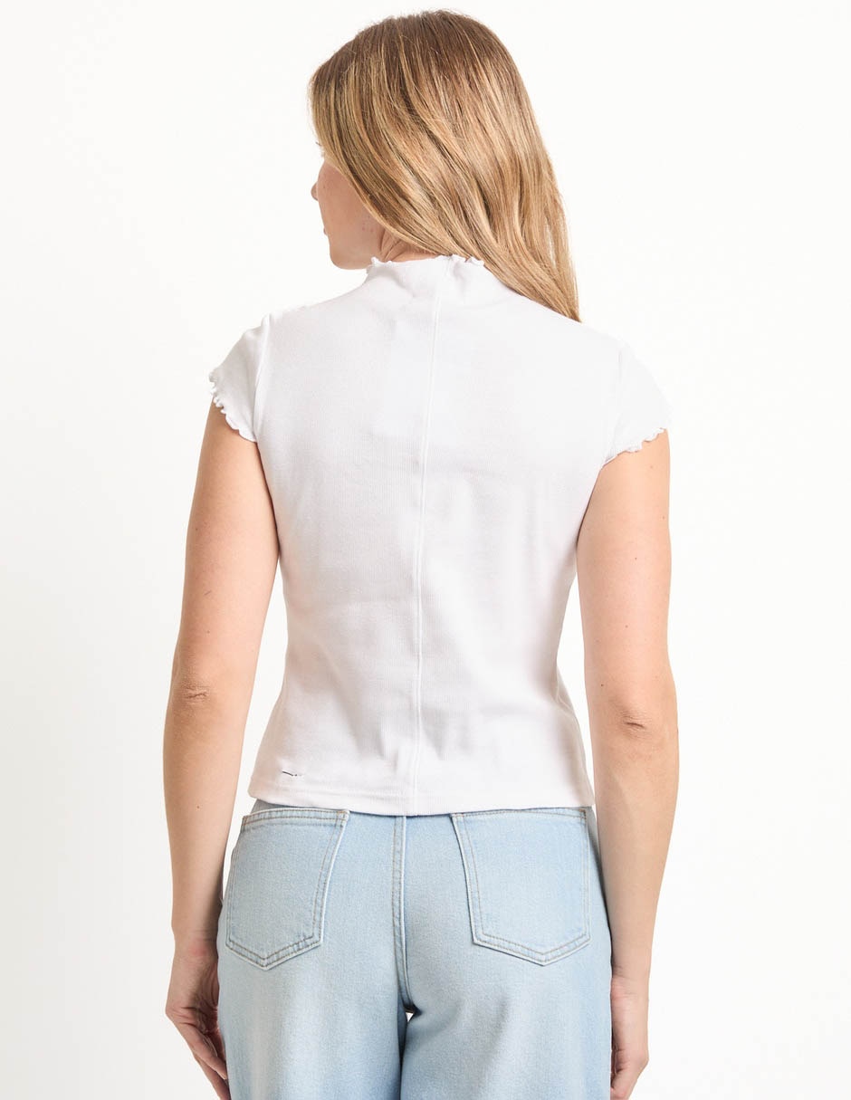 Playera manga corta cuello escarola mujer