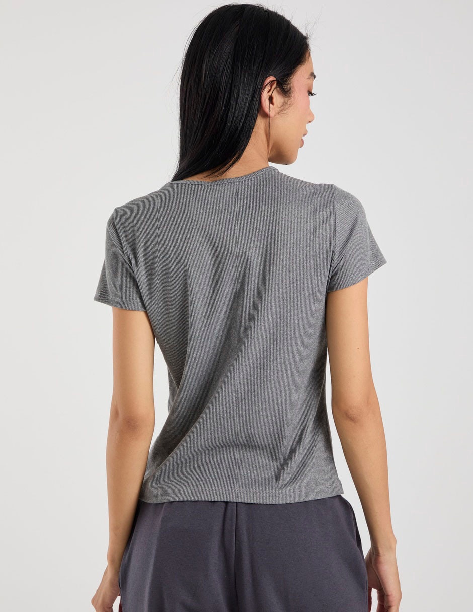 Playera manga corta cuello redondo para mujer 4