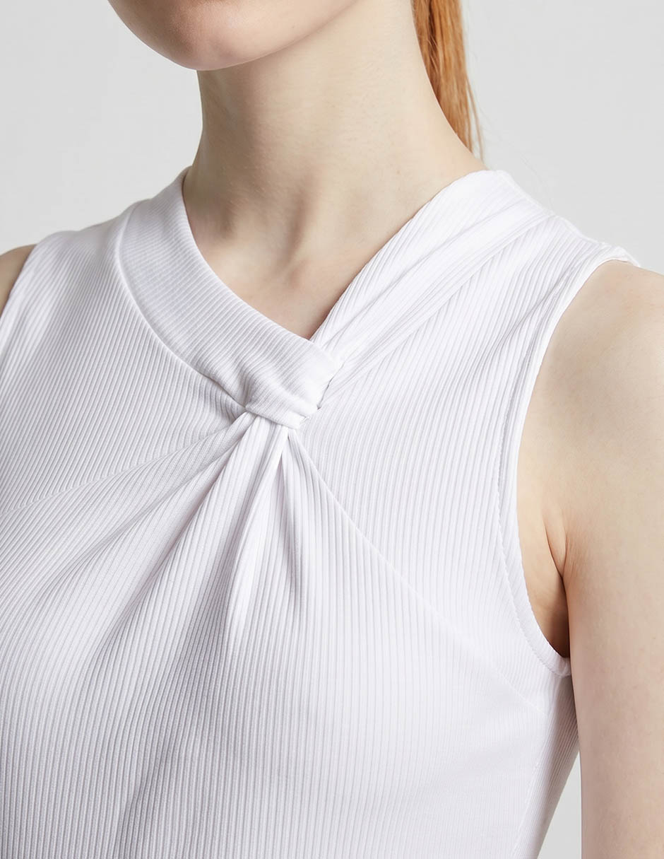 Playera cuello redondo para mujer 3