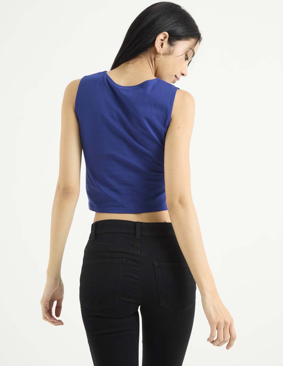 Top cuello redondo escote regular 5