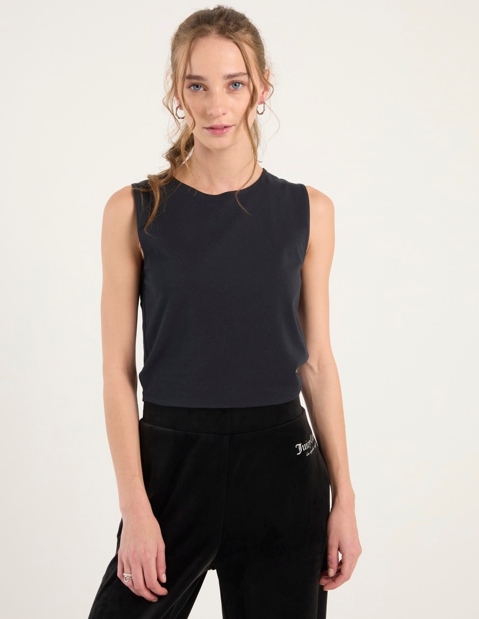 Top cuello redondo escote regular Top cuello redondo escote regular
