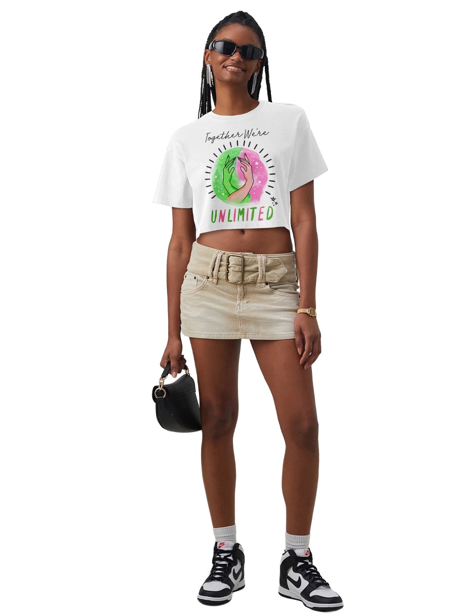 Playera manga corta Universal cuello redondo para mujer