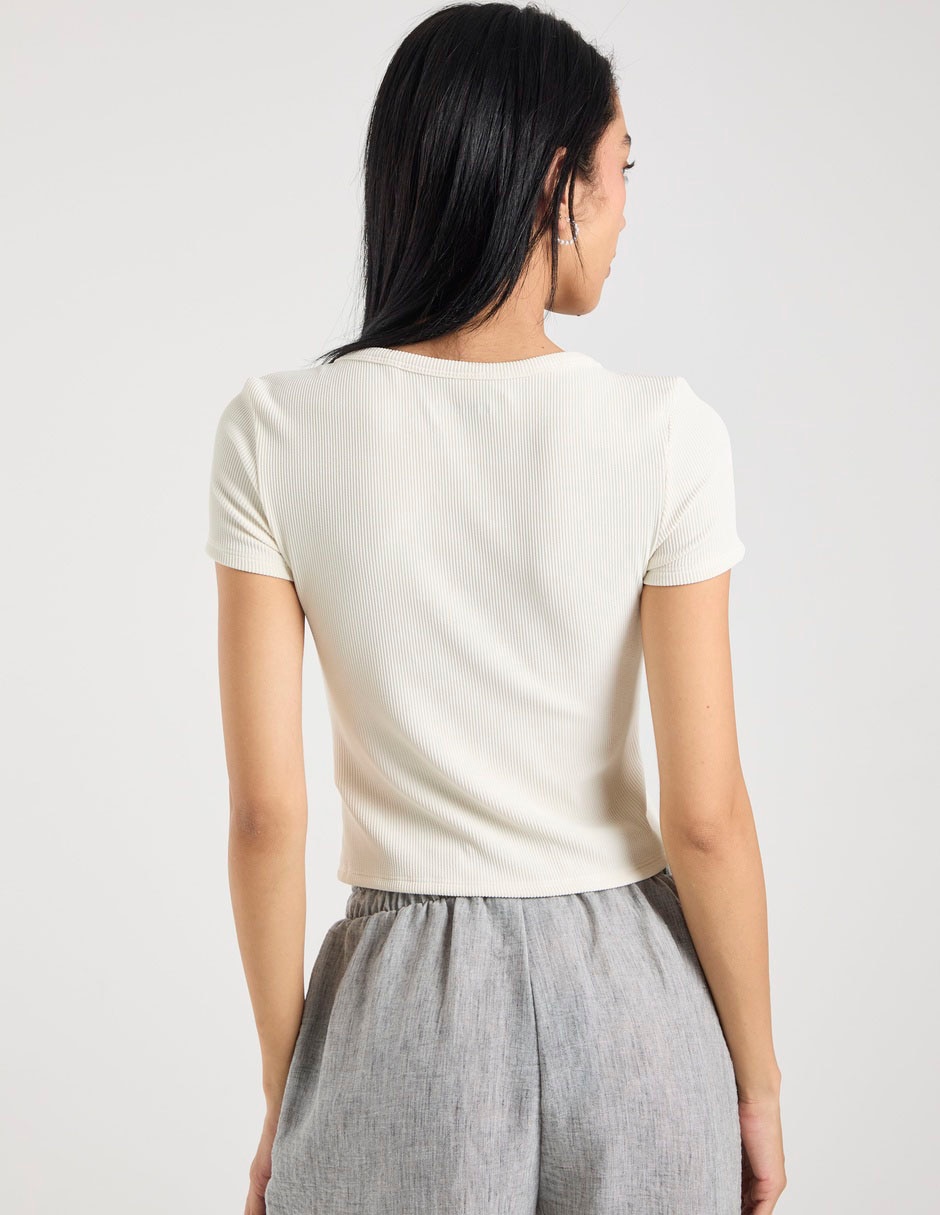 Playera manga corta cuello redondo para mujer 2