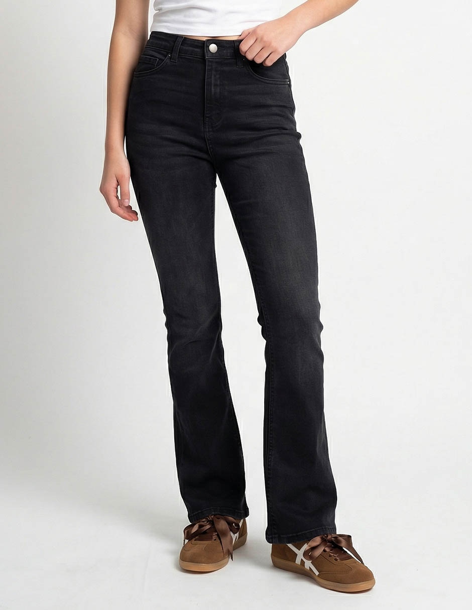 Jeans flare con cinturón para mujer Jeans flare con cinturón para mujer