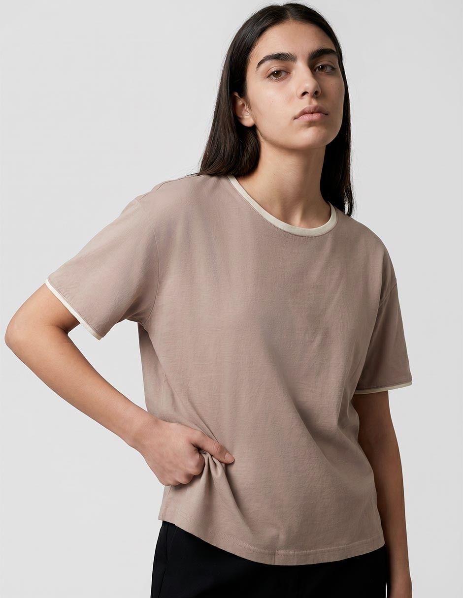Playera manga corta cuello redondo para mujer