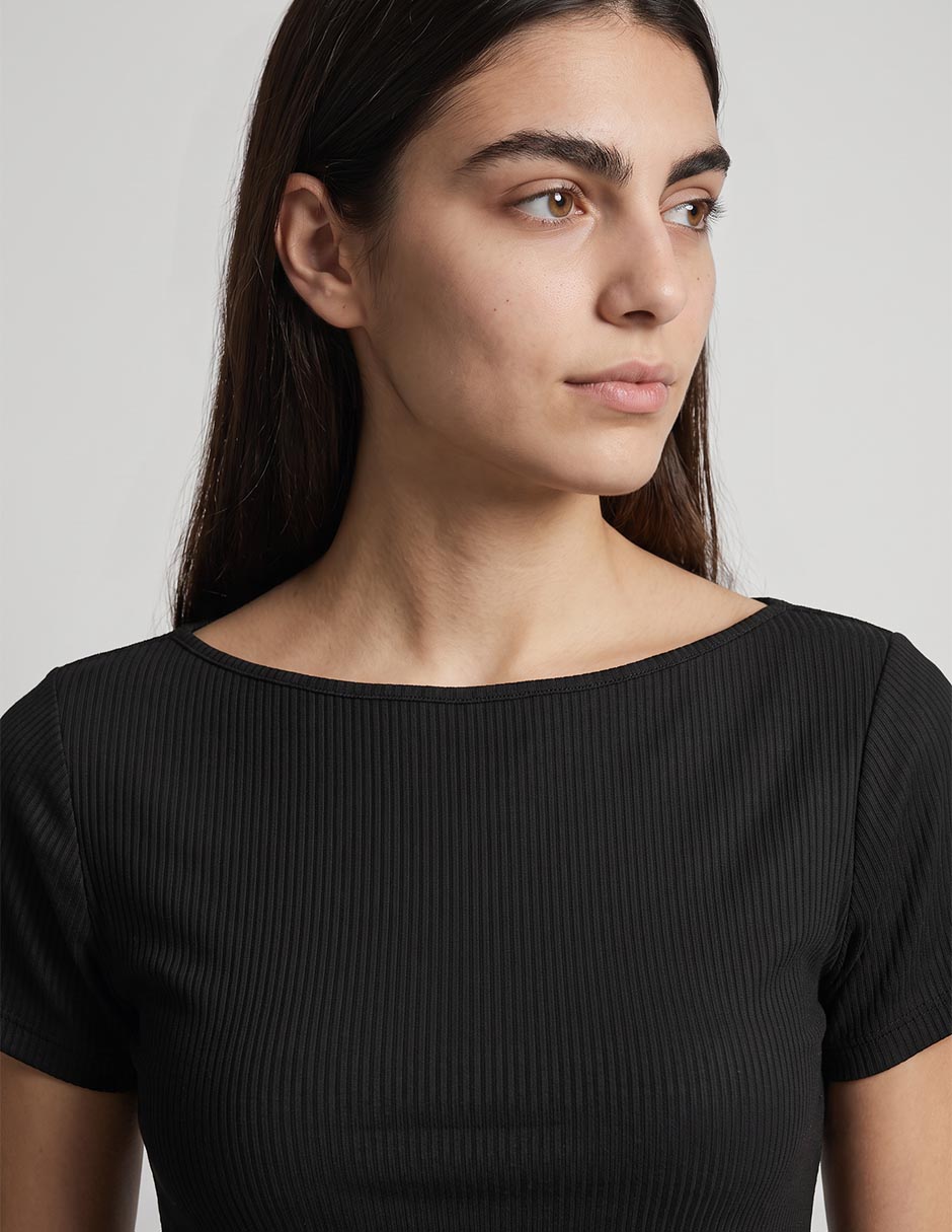 Playera manga corta cuello redondo para mujer 8
