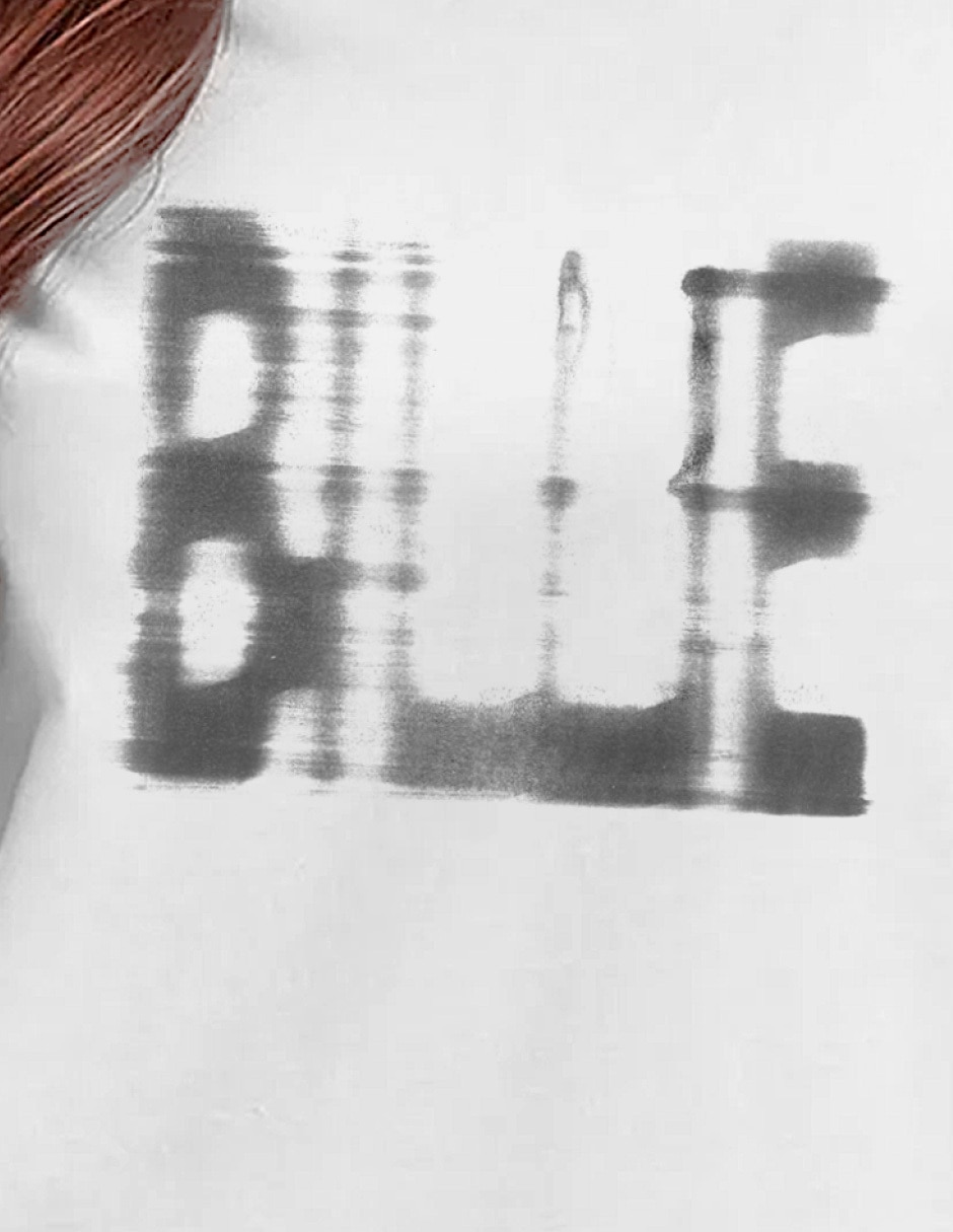 Playera manga corta Bravado cuello redondo para mujer